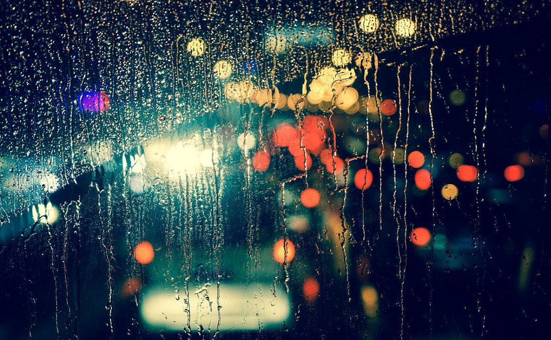 "Is it Safe to Leave Solar Lights Exposed to Rain?"-VSUN LUX