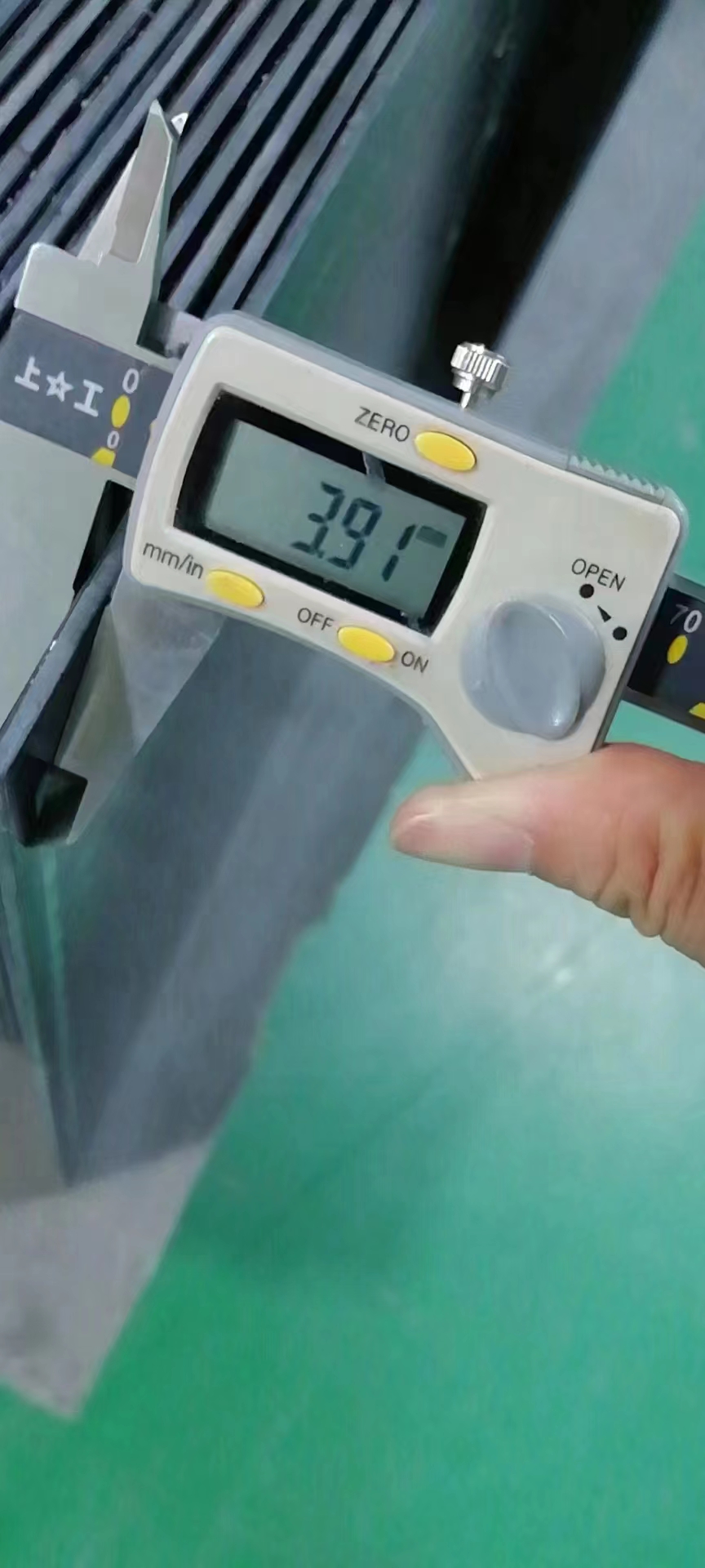 SUNCENTRE aluminum solar flood light SC-SFLB-D01