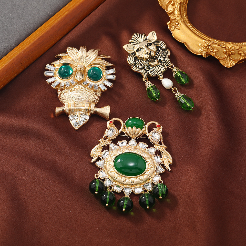 Vintage Medieval Emerald Owl Brooch-JournalTale
