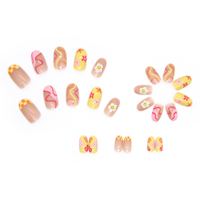 S53 Smiley face sunflower short nails