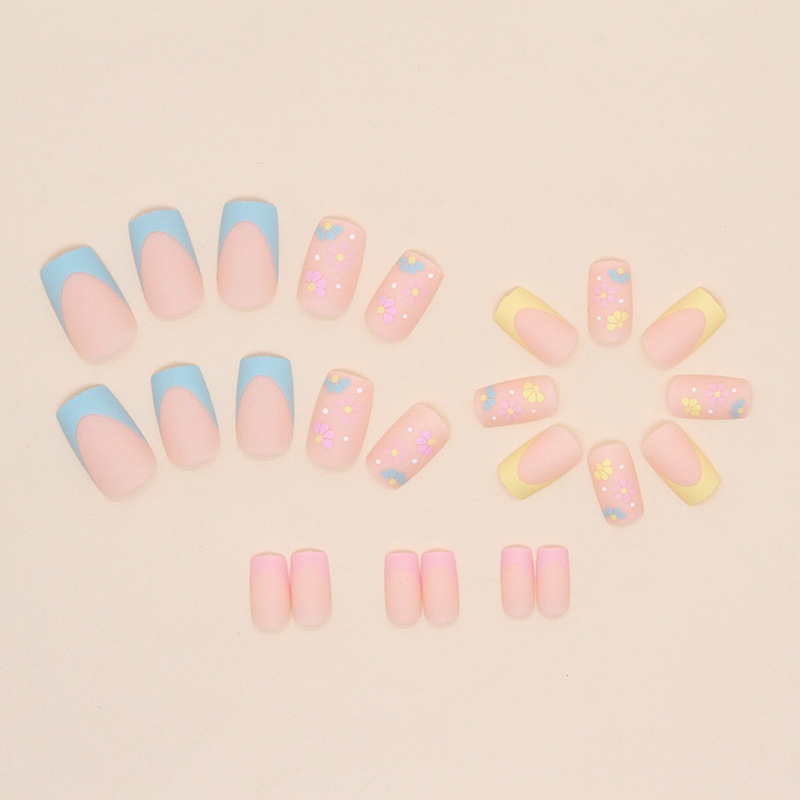 M107 Frosted Rainbow Sunflower Medium Nails