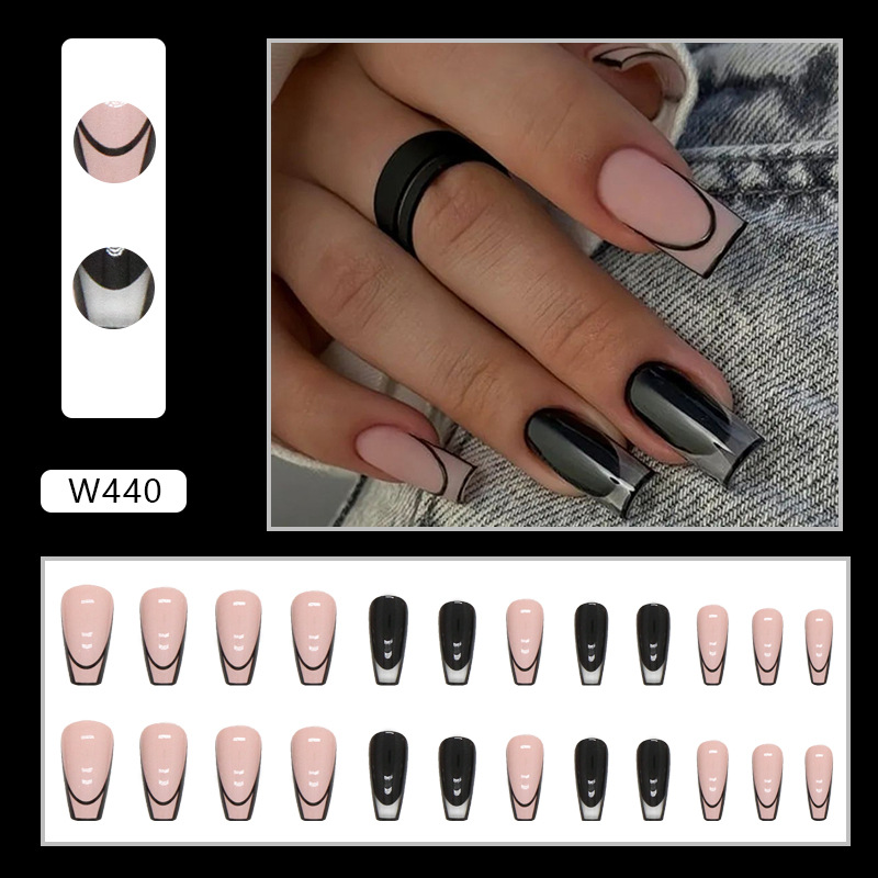 Black space Medium nails