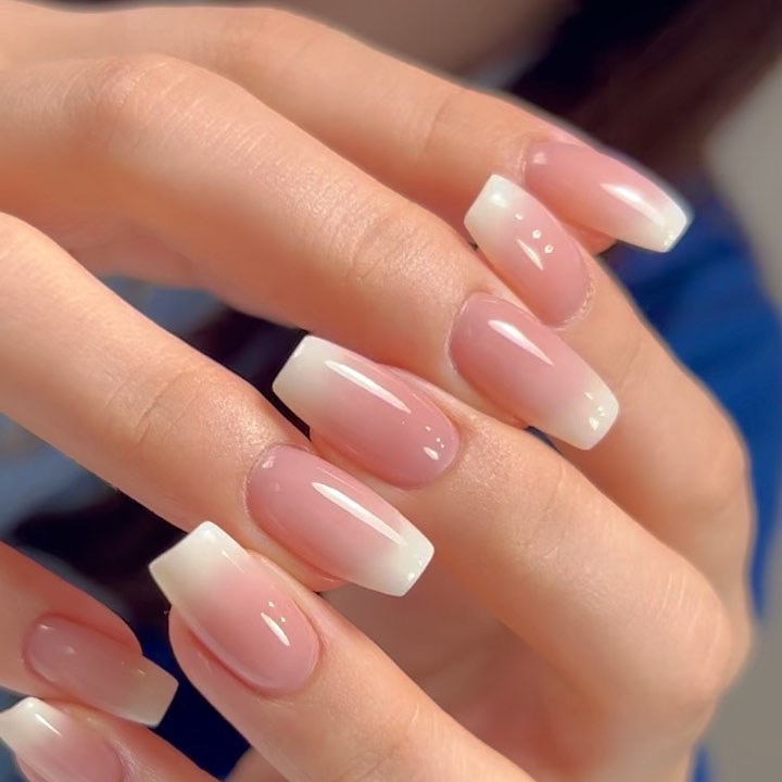 Pink ombré French tip Medium Nails