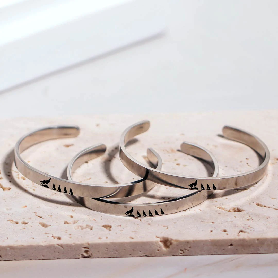 For Mom - Mama  Wolf Bracelet