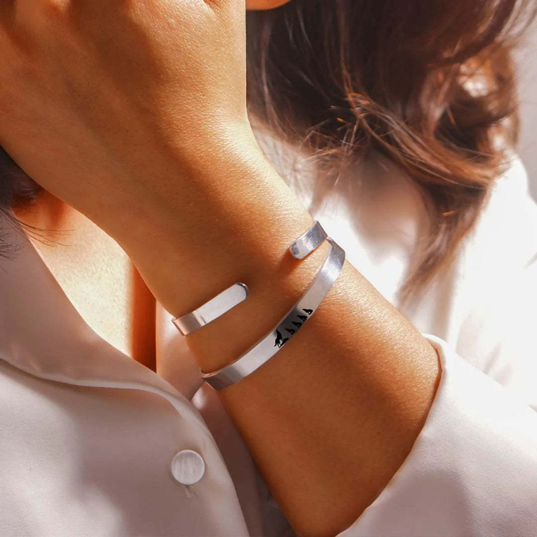 For Mom - Mama Wolf Bracelet