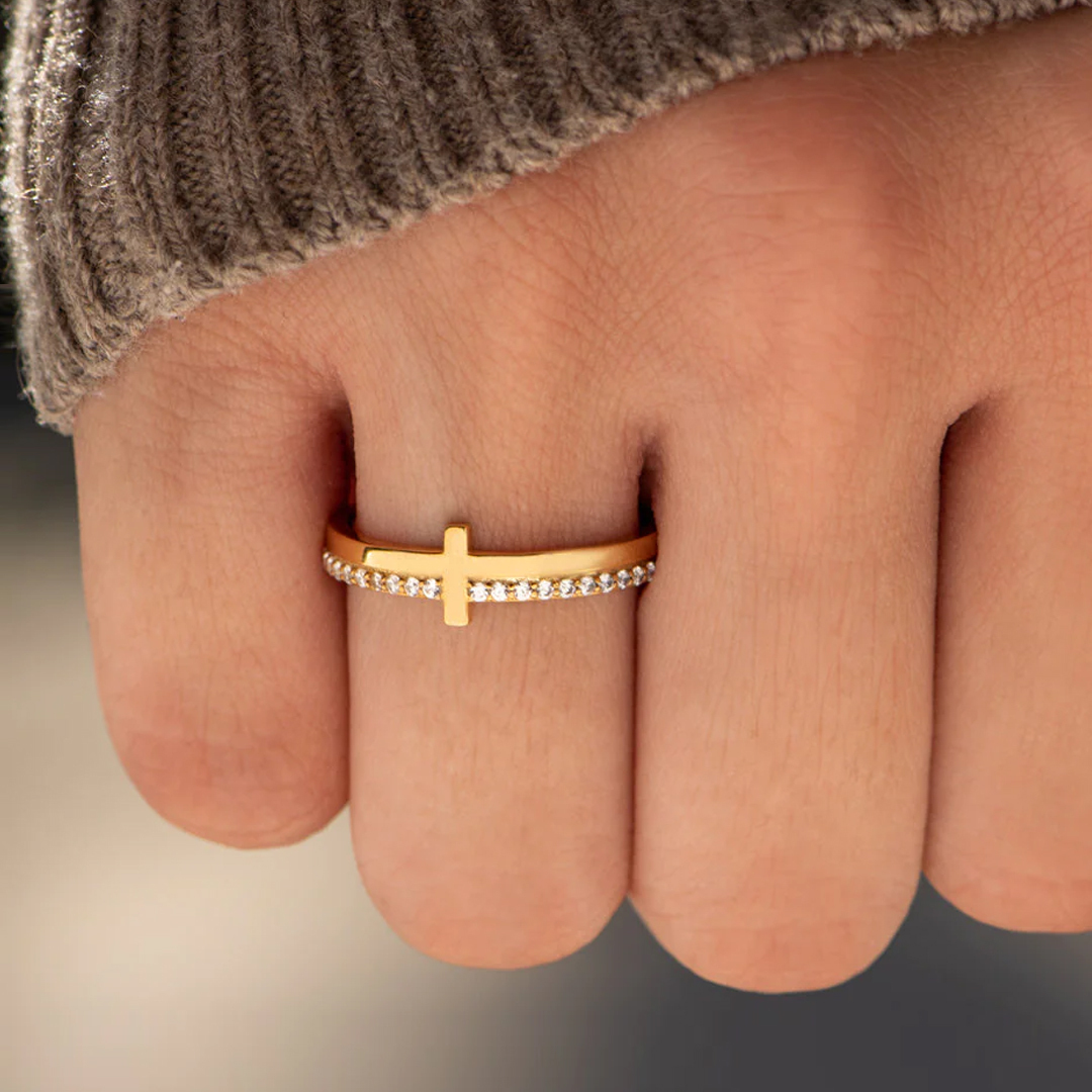 For Daughter - Whenever You Feel Overwhelmed, Always Remember To Pray On It Engraved Diamond Cross Ring