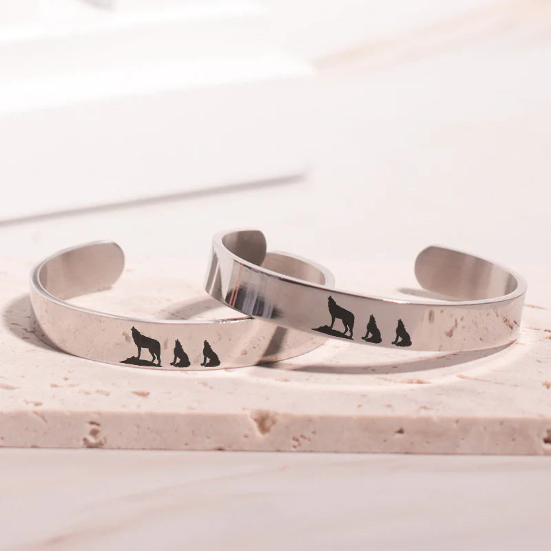 For Mom - Mama  Wolf Bracelet