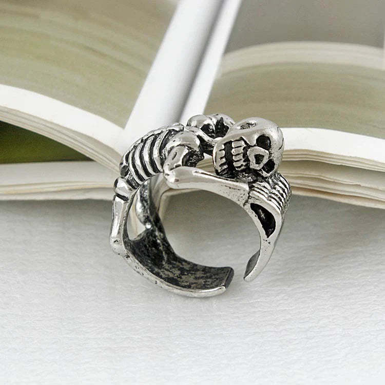 Gothic Skull Ring