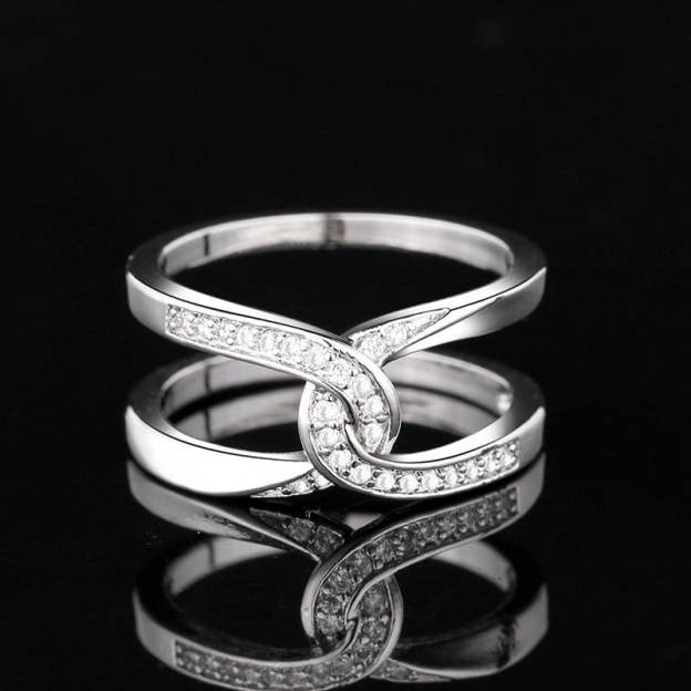 S925 No Matter How Busy We May be Our Hearts are Always Linked Together Cross Ring
