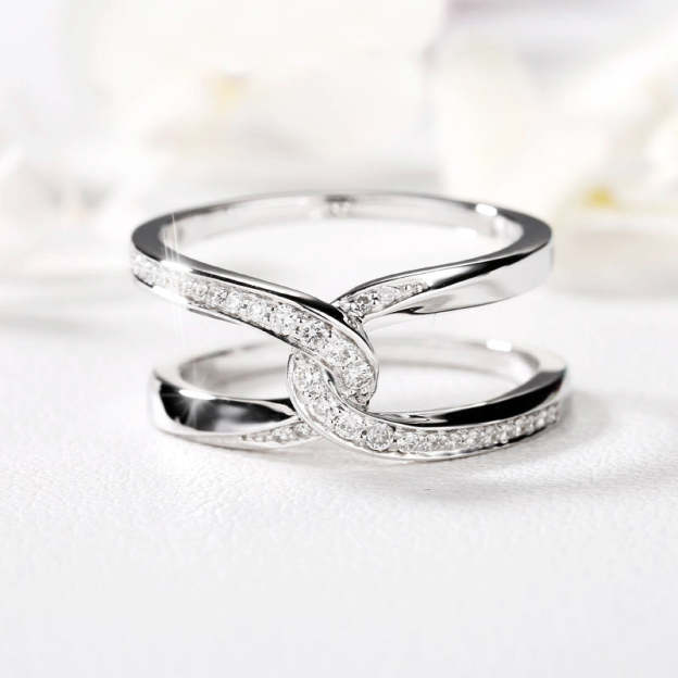 S925 No Matter How Busy We May be Our Hearts are Always Linked Together Cross Ring