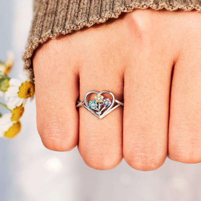 For Grandma/Mama - Grandma's/Mama's Wild Flowers Custom Birthstones Flower Heart Ring