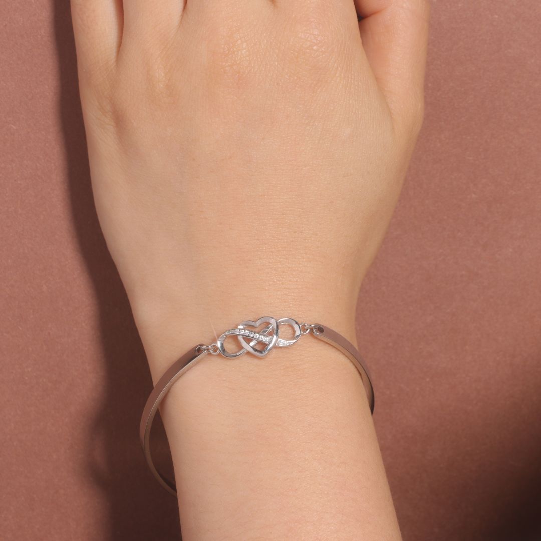 The Love Between Aunt & Niece Is Forever Heart Bracelets