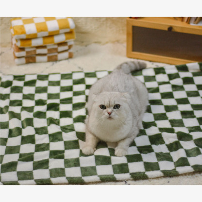 Stylish Chequered Flannel Pet Blanket Dog & Cat Blanket