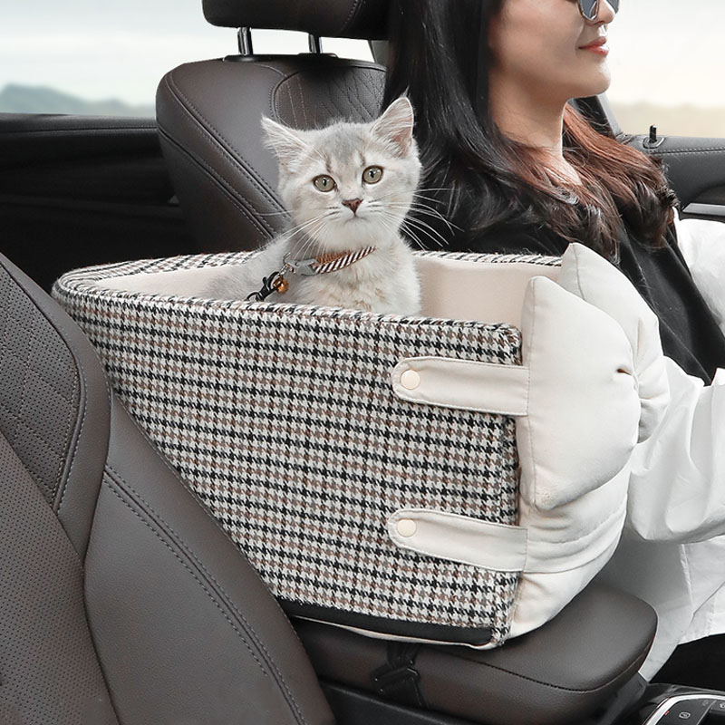 Bow Tie Lookout Console Pet Car Seat