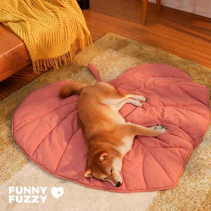 Calming Dog Blanket Leaf ShapeFunnyFuzzyUK