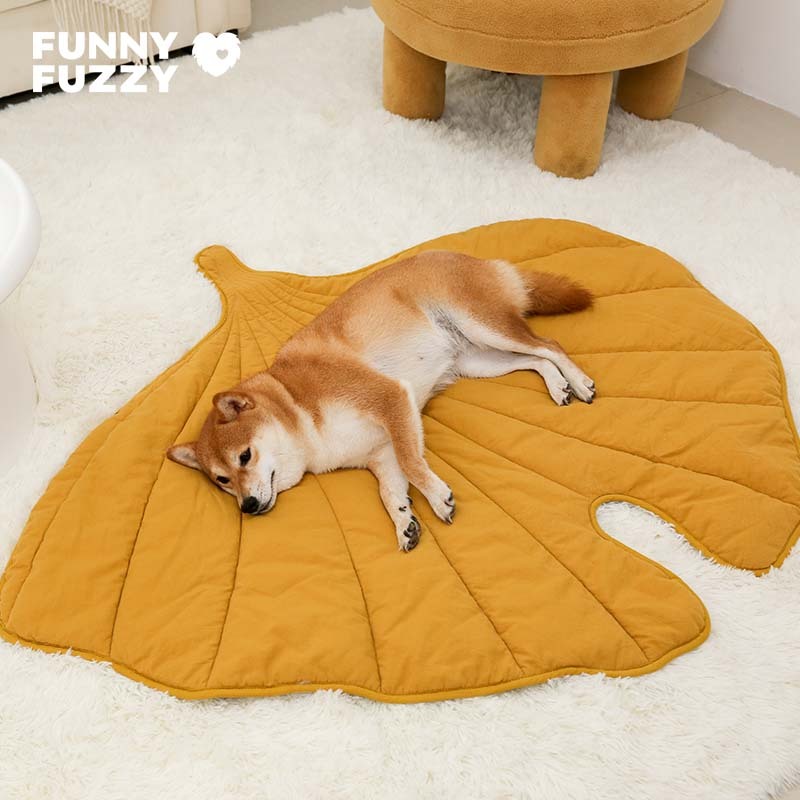 Calming Dog Blanket Leaf ShapeFunnyFuzzyUK