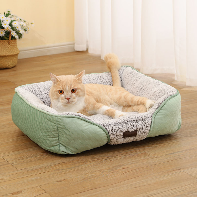 Cosy Sherpa Fleece Enclosed Cat House & Square Dog Bed