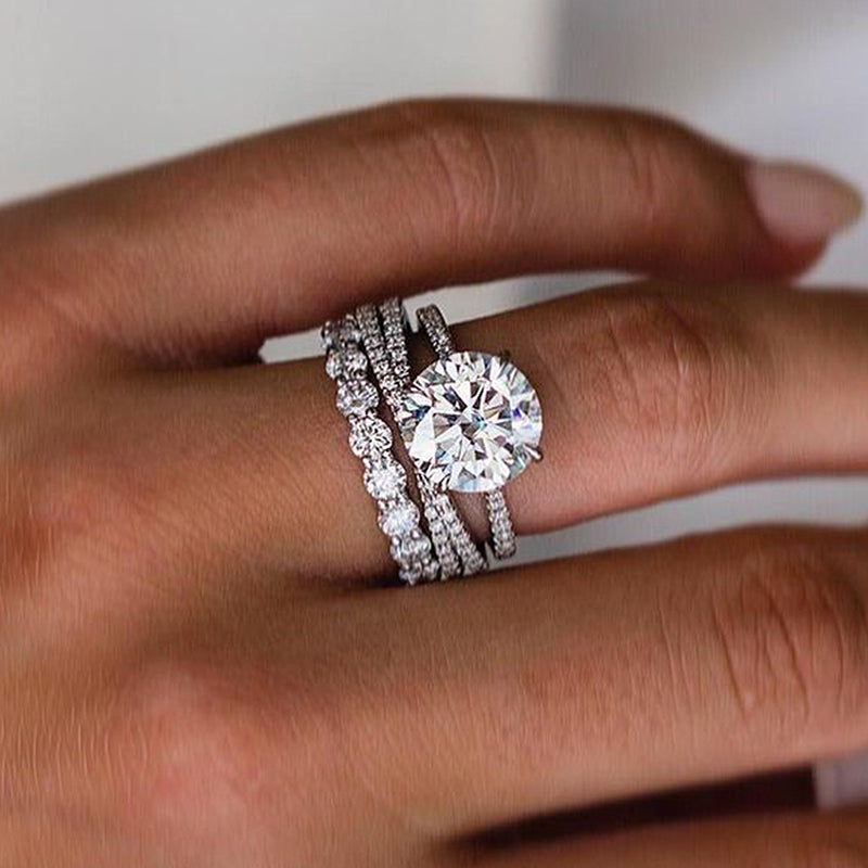 Round Cut Engagement Ring & Wedding Band | Round solitaire engagement ring, Round  cut engagement rings, Solitaire engagement ring