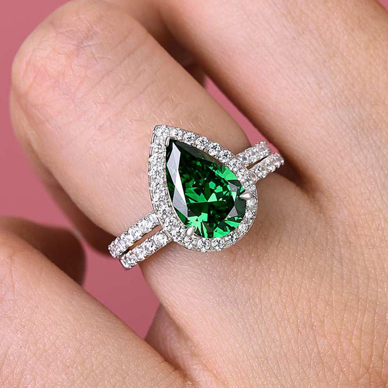 Simple 2.2 Carat Emerald Green Halo Pear Cut Wedding Set In