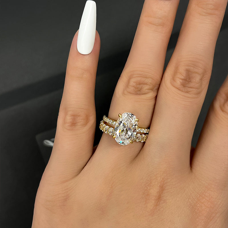 Diamond wedding rings in yellow gold | KLENOTA