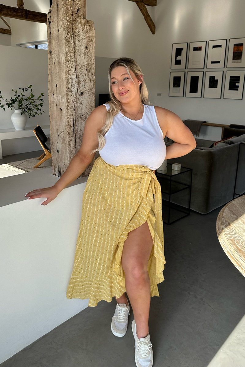 Plus size clearance yellow skirt