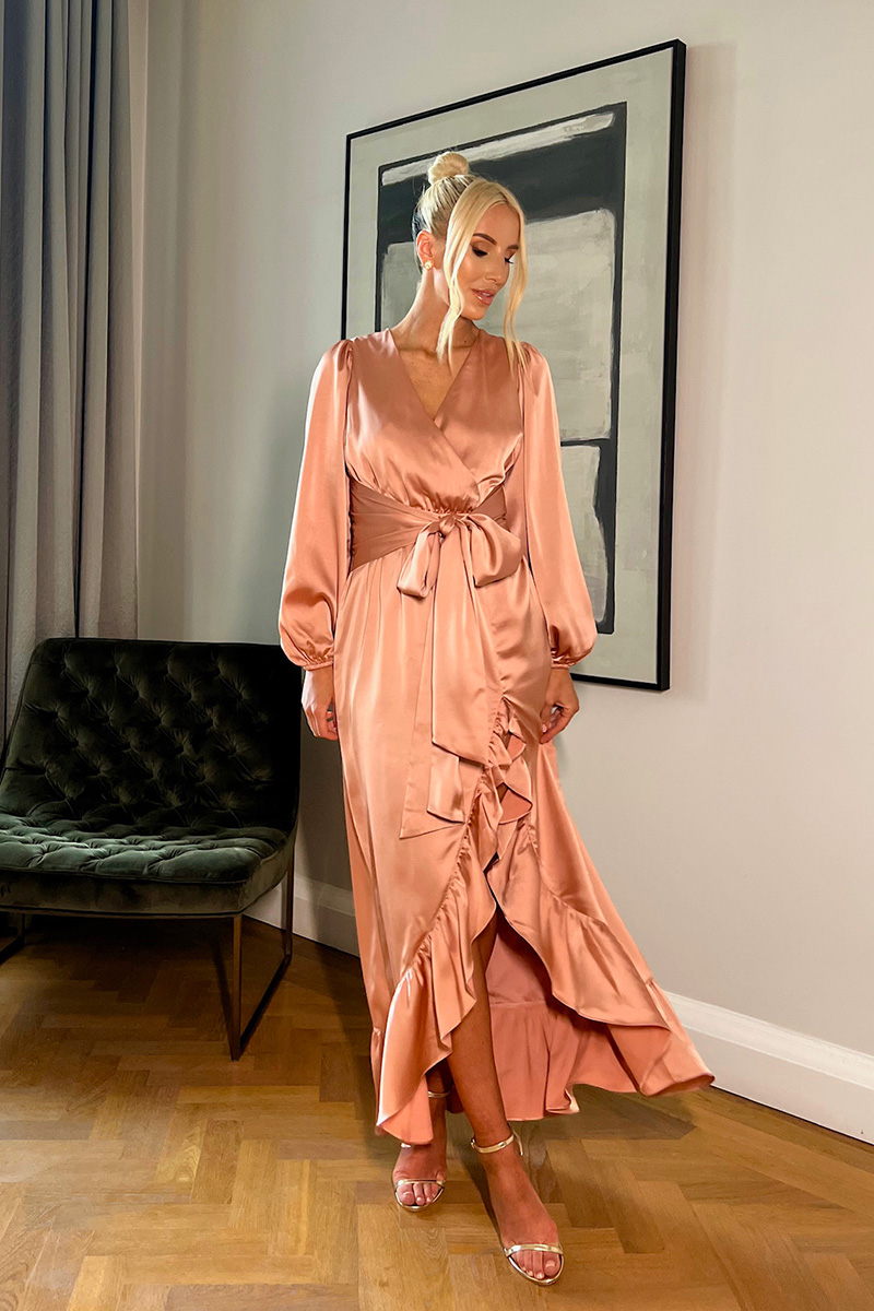 Stacey Solomon stuns in a Lorna Luxe for In The Style dress as she
