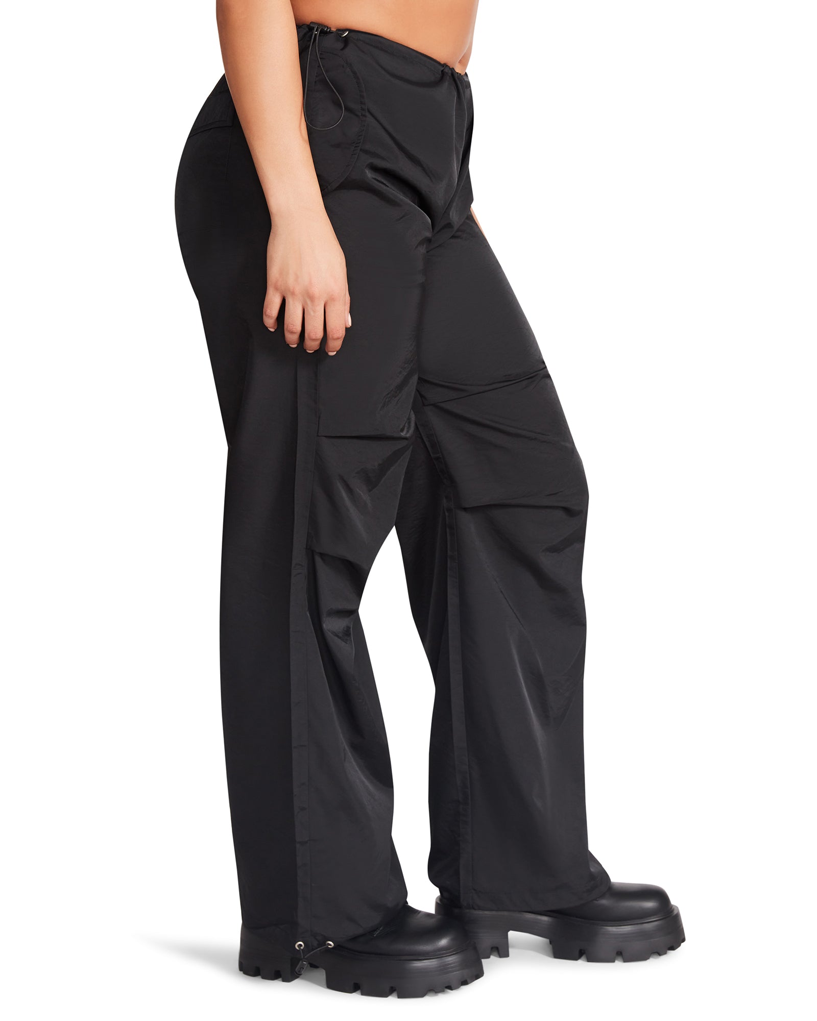 PIA PARACHUTE PANT BLACK