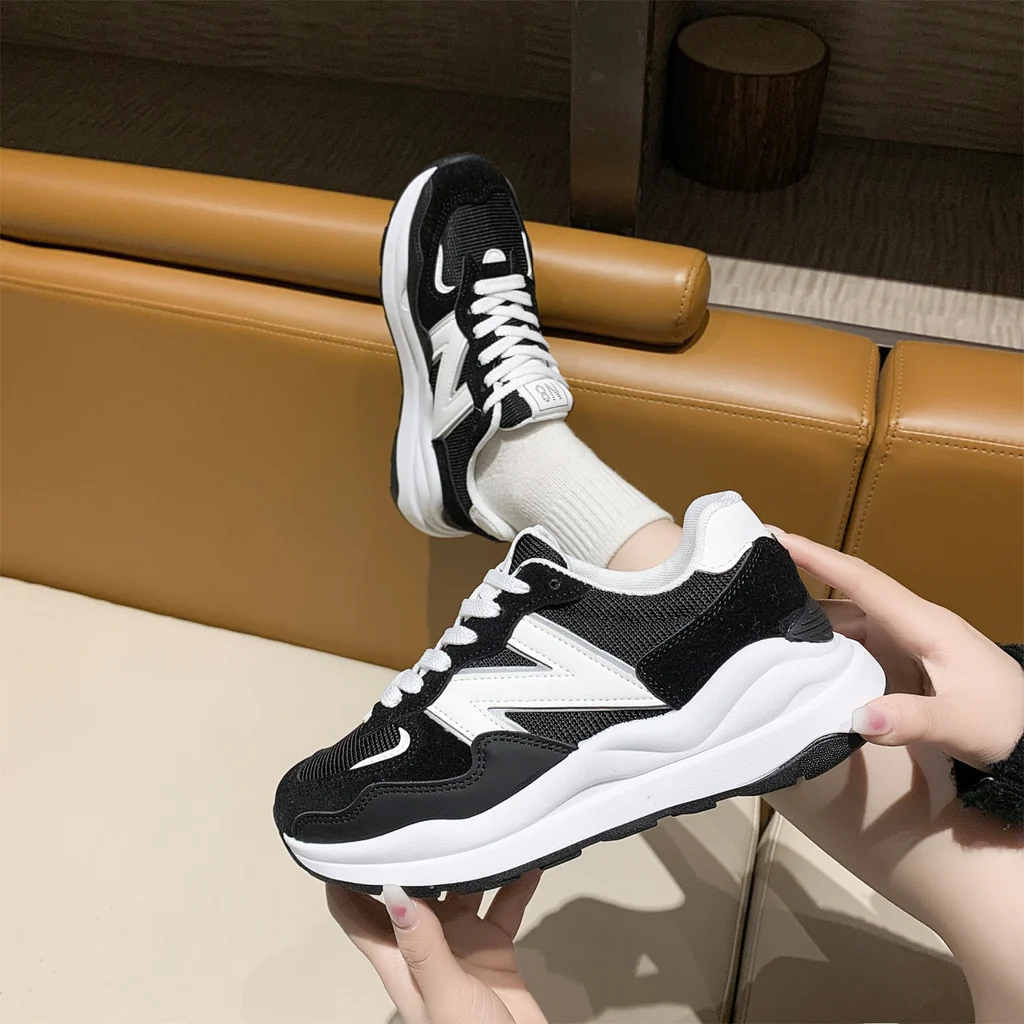 AURORA SNEAKERS