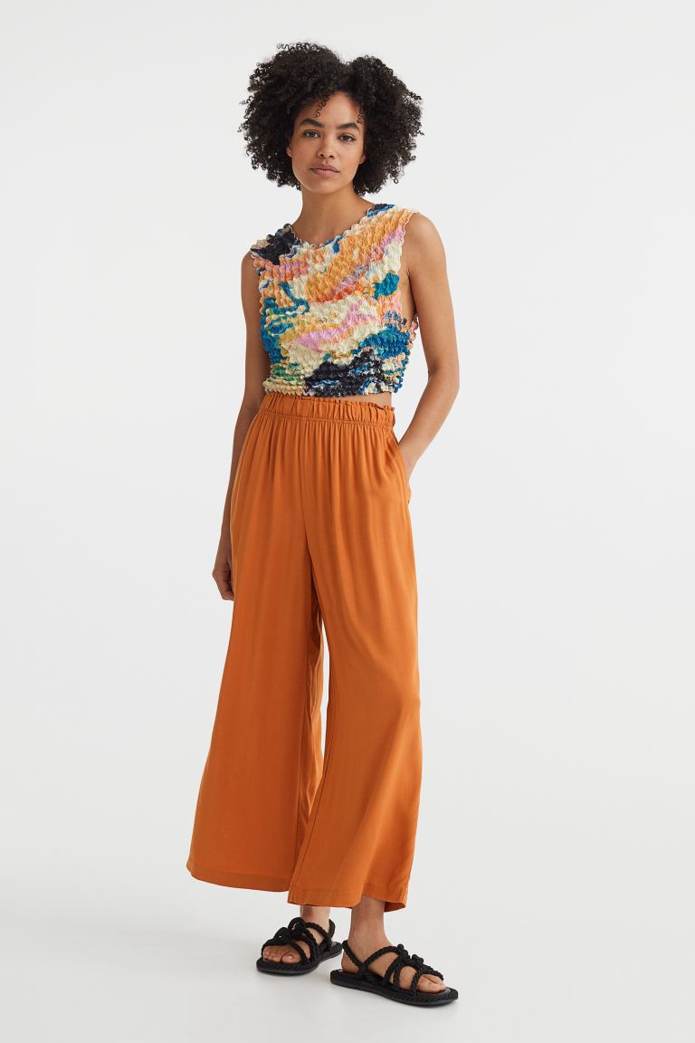 Elastic cropped pants