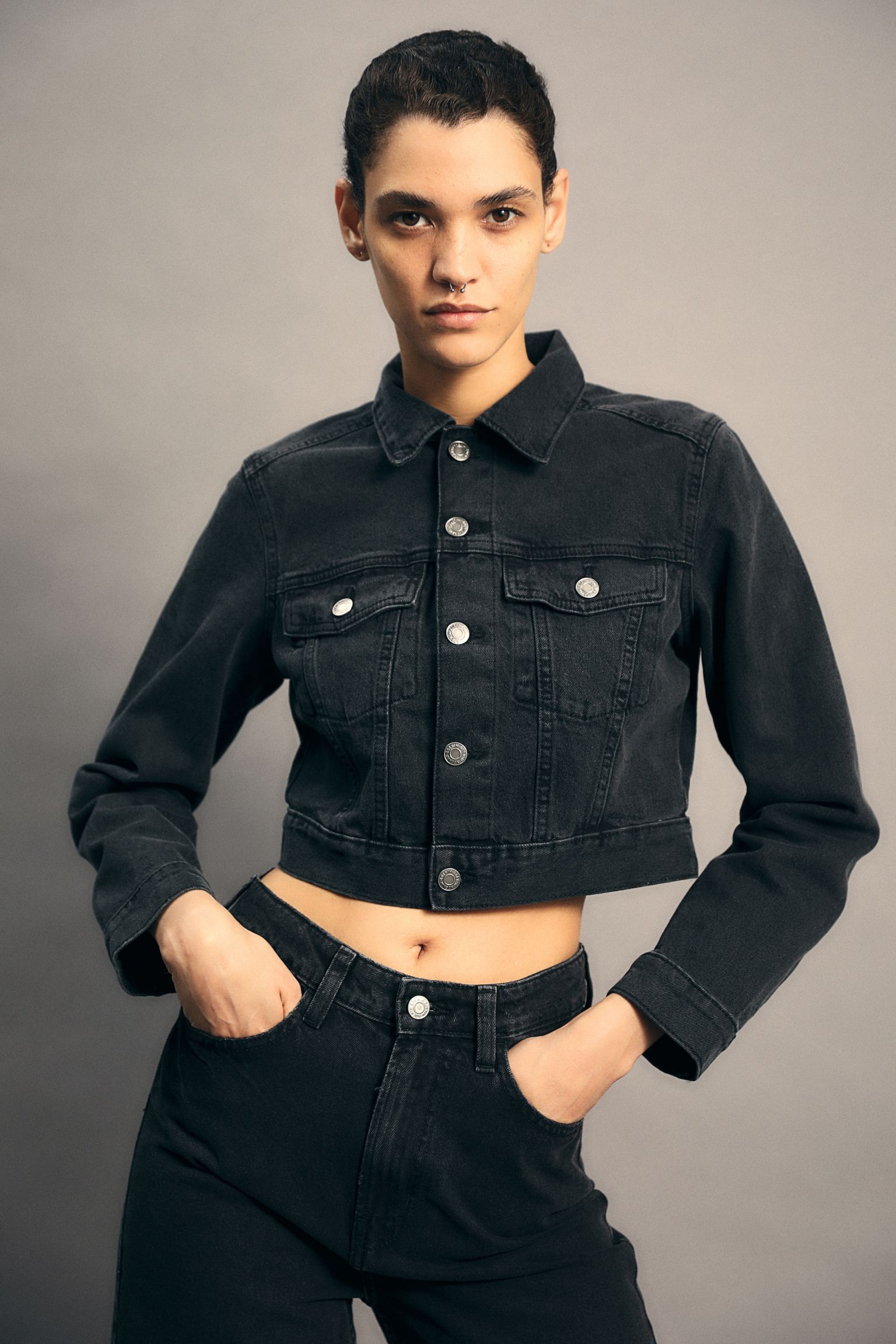 Cropped denim jacket