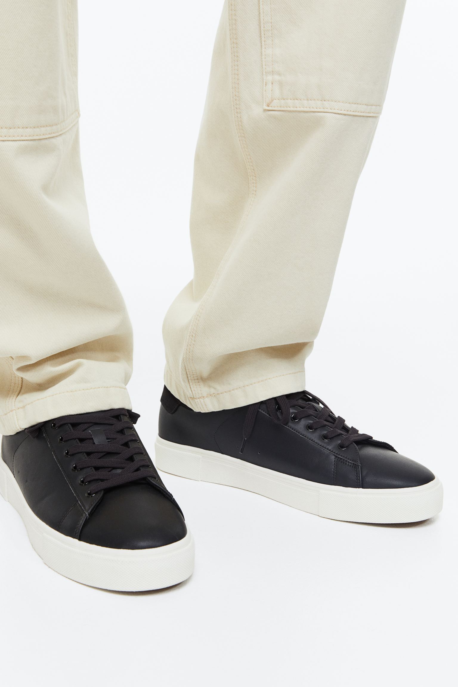 B045 sneakers