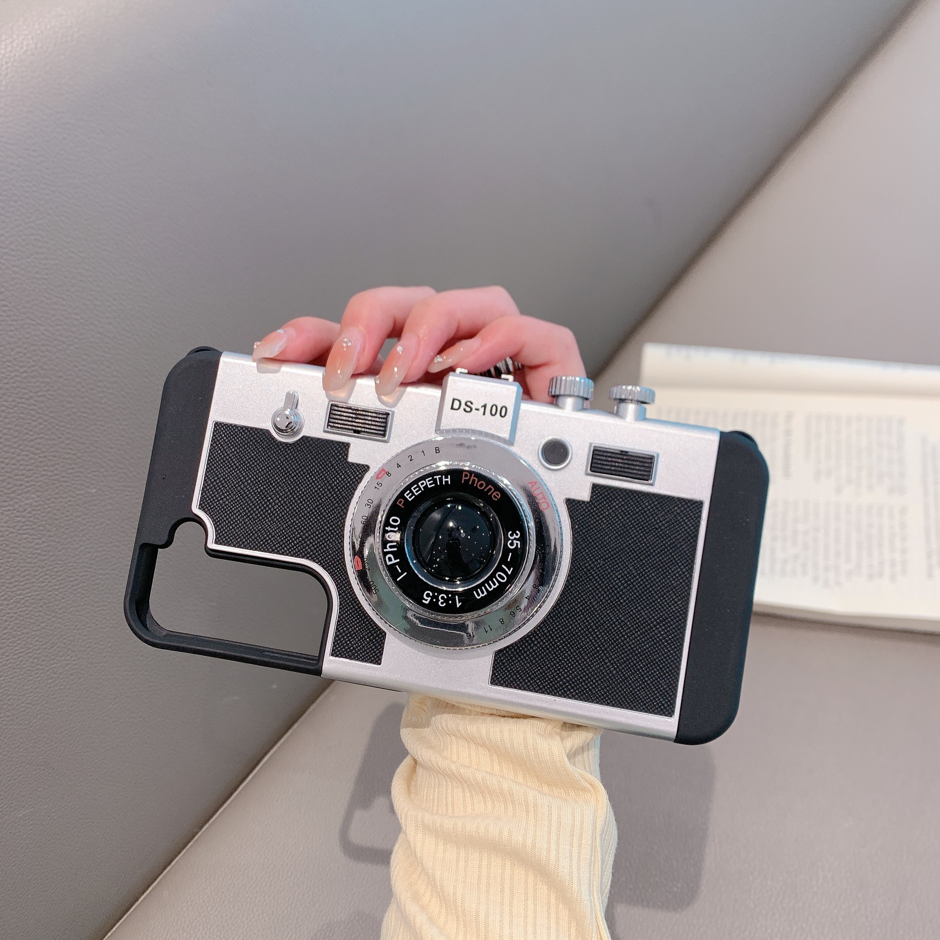 Retro Camera Case (Free Lanyard)