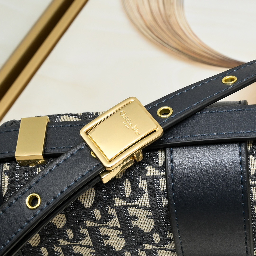 DIRO 30 MONTAIGNE EAST-WEST BAG WITH CHAIN