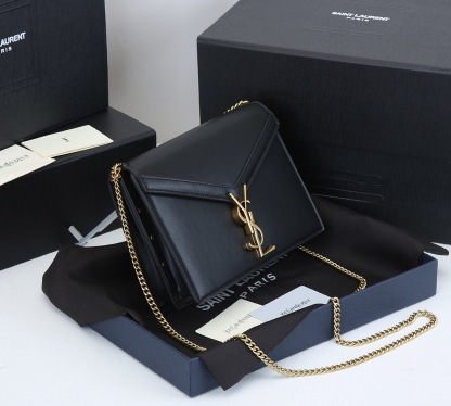 YSL CASSANDRA MEDIUM CHAIN BAG IN SMOOTH LEATHER