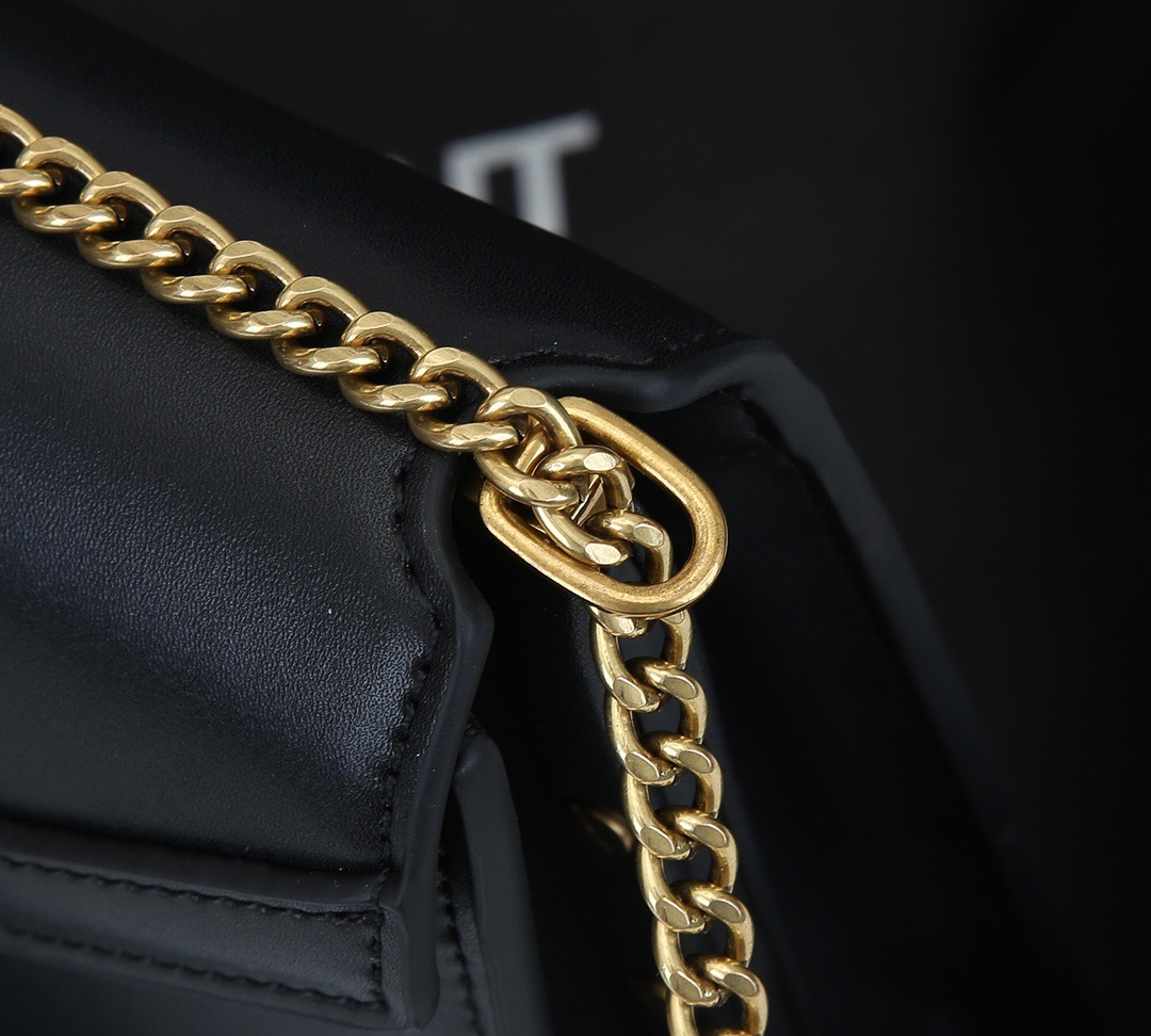 YSL CASSANDRA MEDIUM CHAIN BAG IN SMOOTH LEATHER