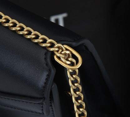 YSL CASSANDRA MEDIUM CHAIN BAG IN SMOOTH LEATHER