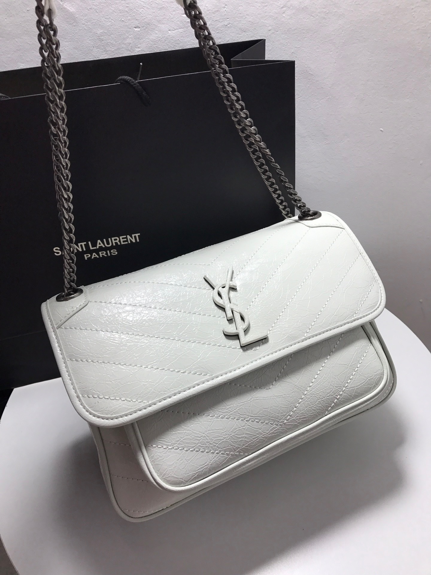 YSL NIKI MEDIUM CHAIN BAG IN CRINKLED VINTAGE LEATHER