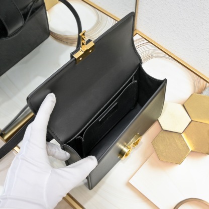 DIRO 30 MONTAIGNE EAST-WEST BAG WITH CHAIN