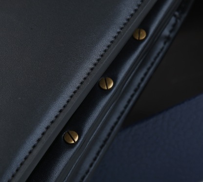 YSL CASSANDRA MEDIUM CHAIN BAG IN SMOOTH LEATHER