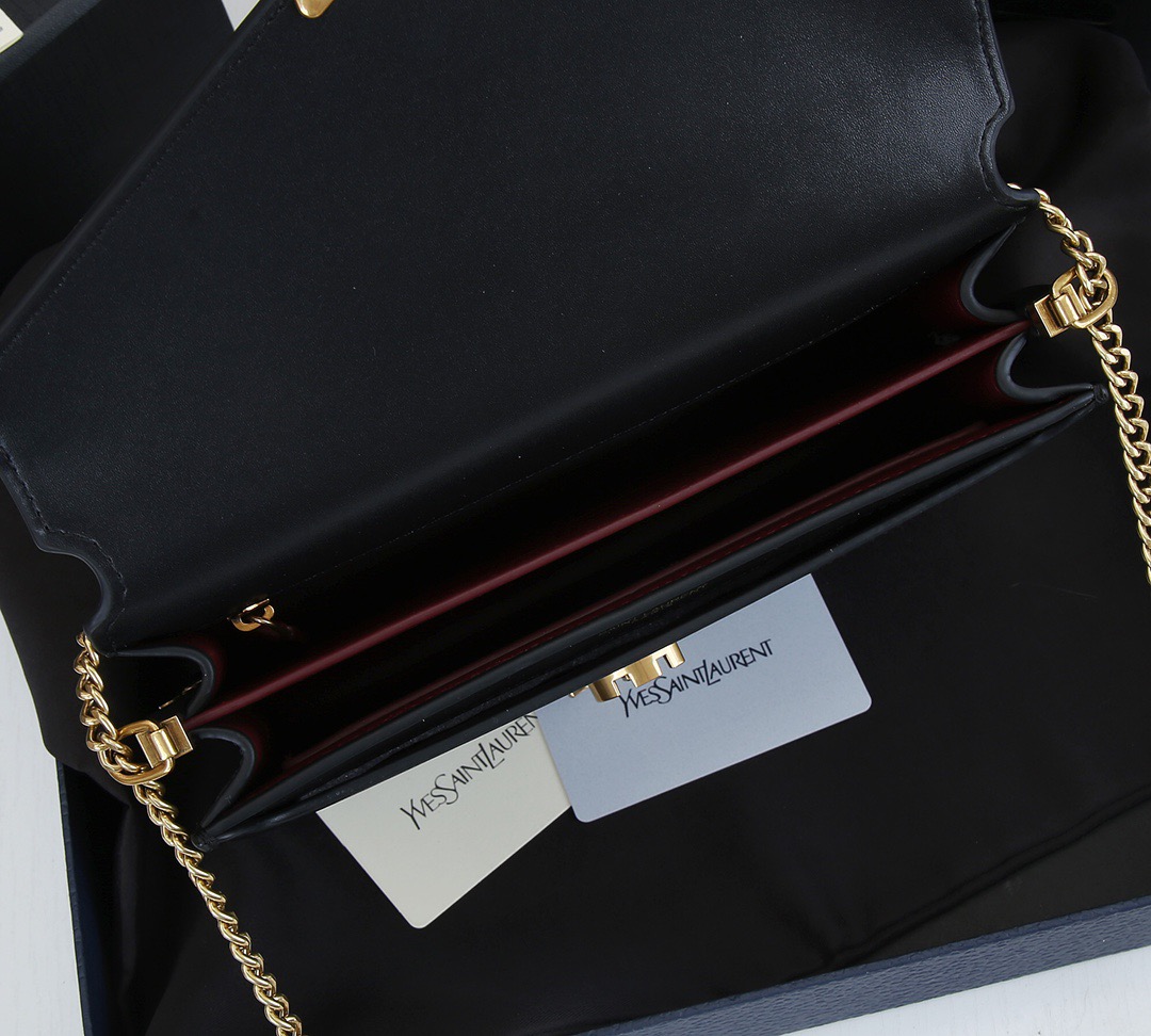YSL CASSANDRA MEDIUM CHAIN BAG IN SMOOTH LEATHER