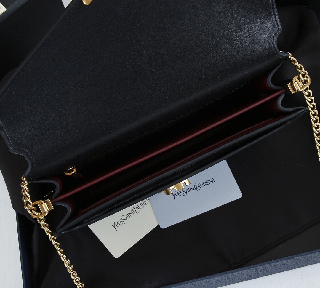 YSL CASSANDRA MEDIUM CHAIN BAG IN SMOOTH LEATHER