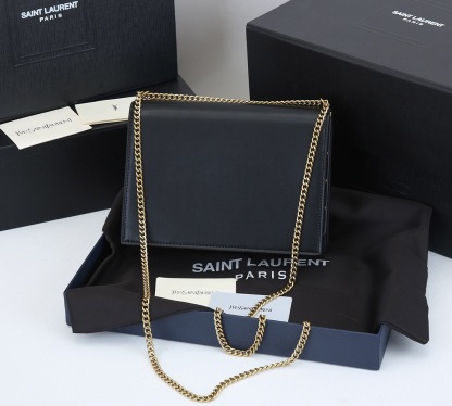YSL CASSANDRA MEDIUM CHAIN BAG IN SMOOTH LEATHER