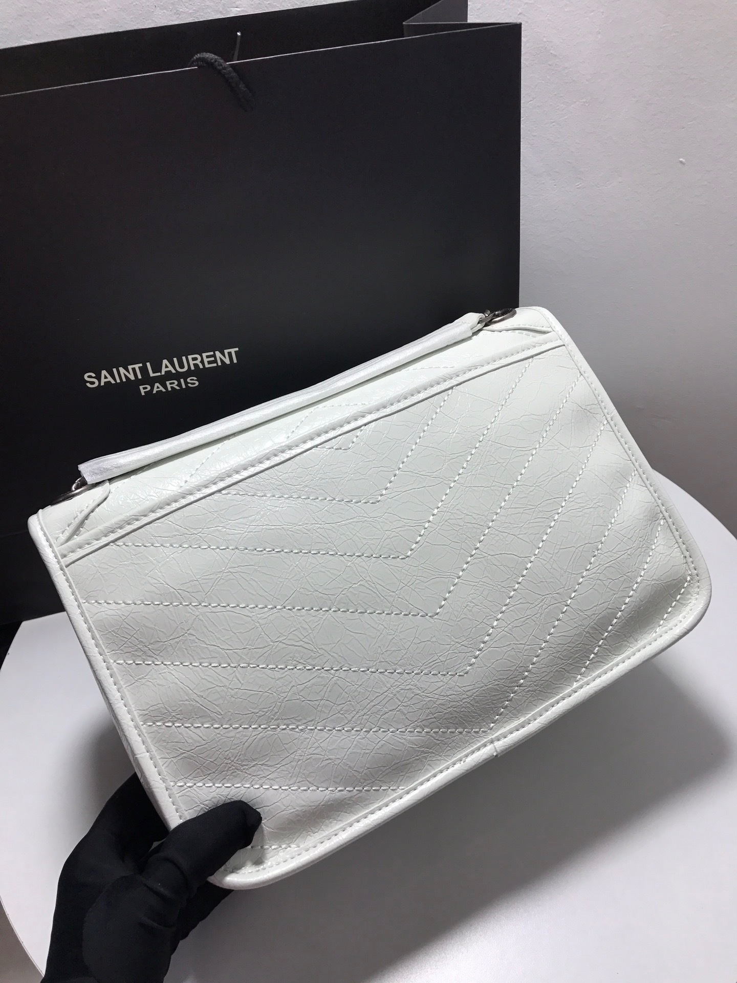 YSL NIKI MEDIUM CHAIN BAG IN CRINKLED VINTAGE LEATHER