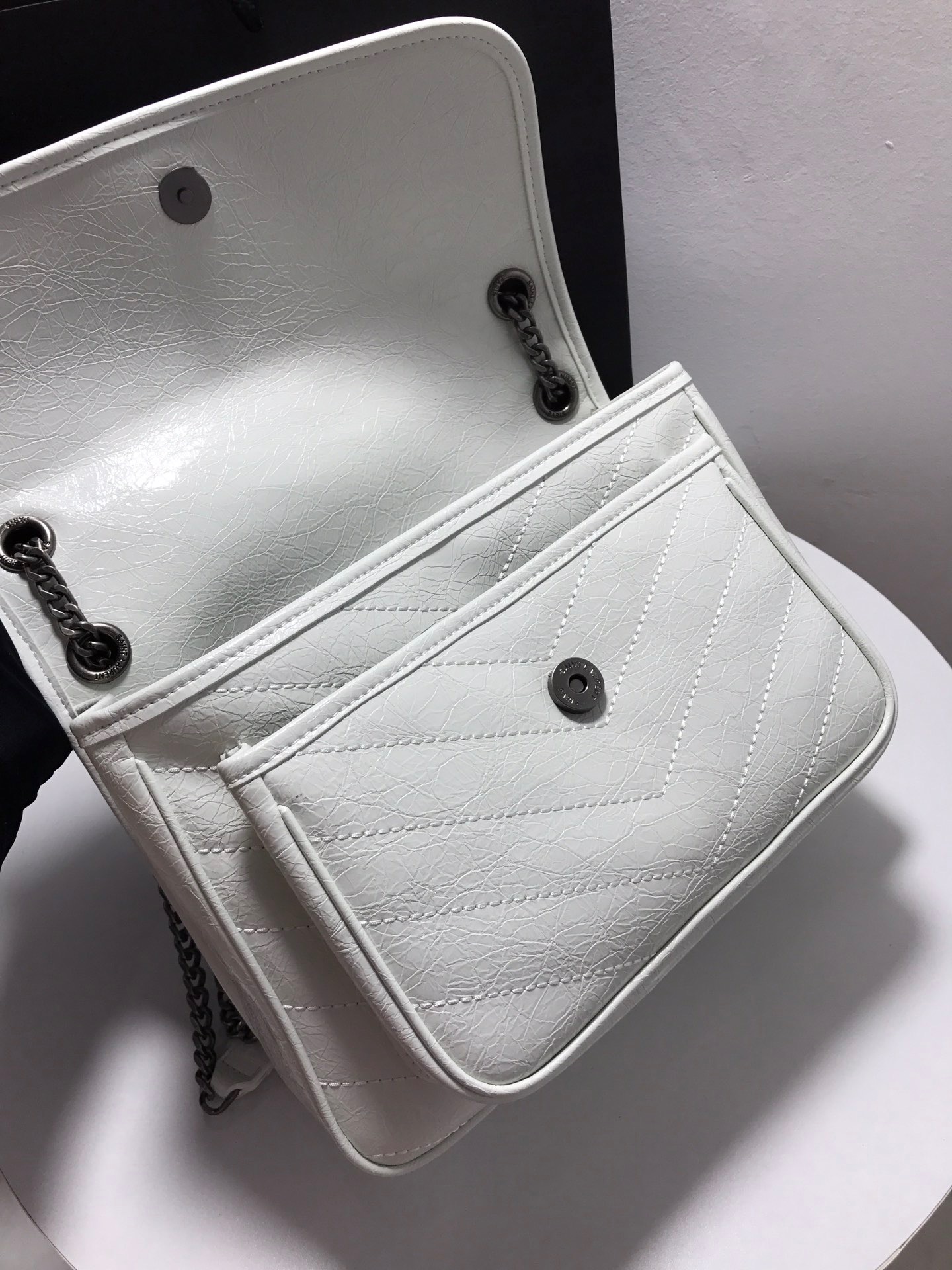 YSL NIKI MEDIUM CHAIN BAG IN CRINKLED VINTAGE LEATHER