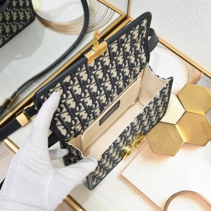 DIRO 30 MONTAIGNE EAST-WEST BAG WITH CHAIN