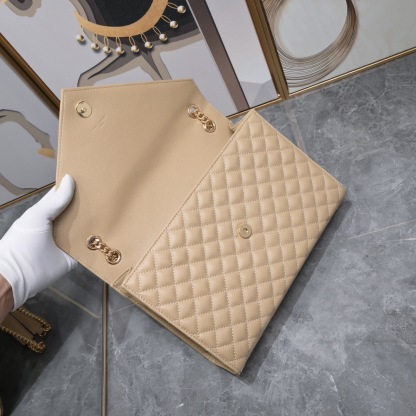 YSL COLLEGE LARGE CHAIN BAG IN QUILTED LEATHER