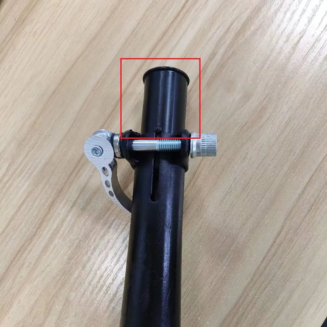 Seat fixed plastic spacer