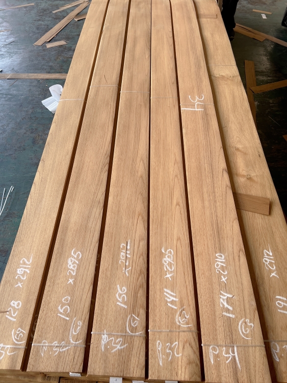 Picture of the whole package of teak wood veneer
