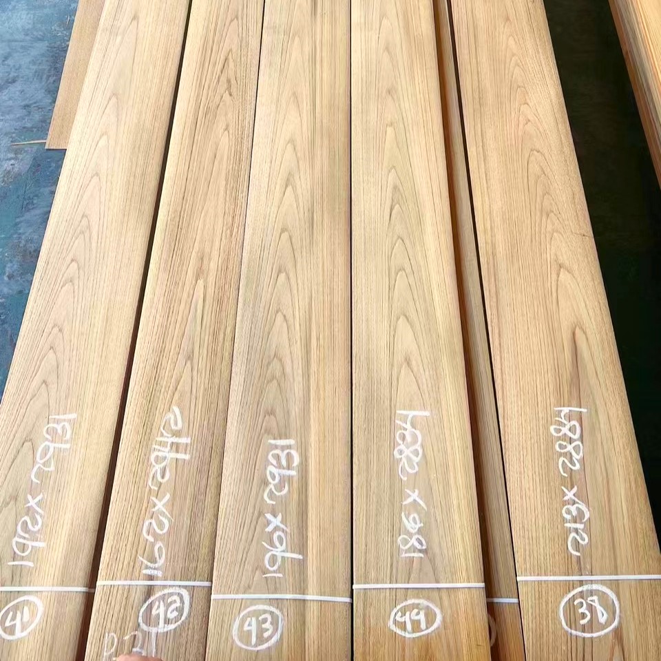 Sample image of Defulin mountain grain teak veneer