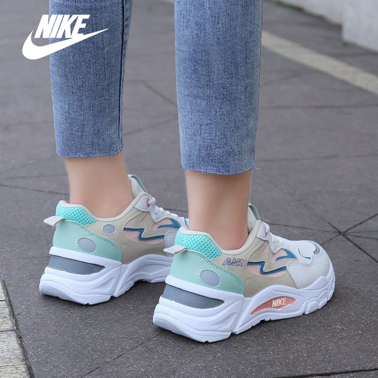 nike shock absorbing running shoes